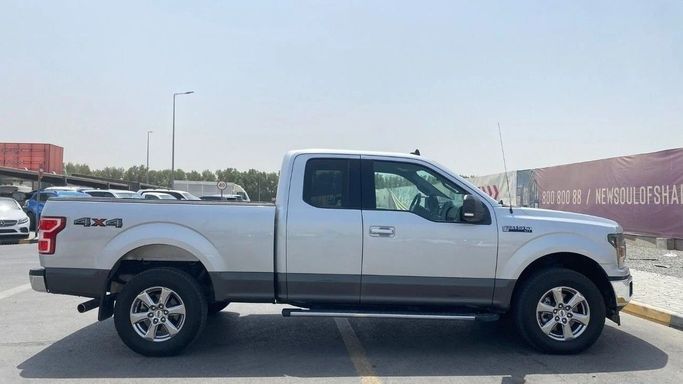 Used Ford F-150 XIII Facelift, 3.5 l, 2019 in Sharjah by Halla Cars, Silver color. American Specs | AUTO.AE