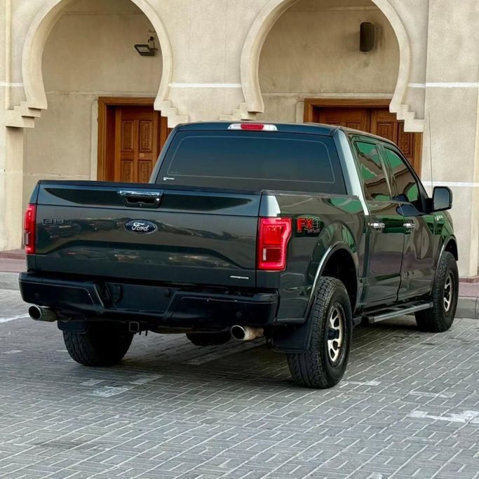 Подержанный Ford F-150 XIII, 3.5 л, 2015 в Шардже от Sarmad Cars Черный цвет. GCC | AUTO.AE