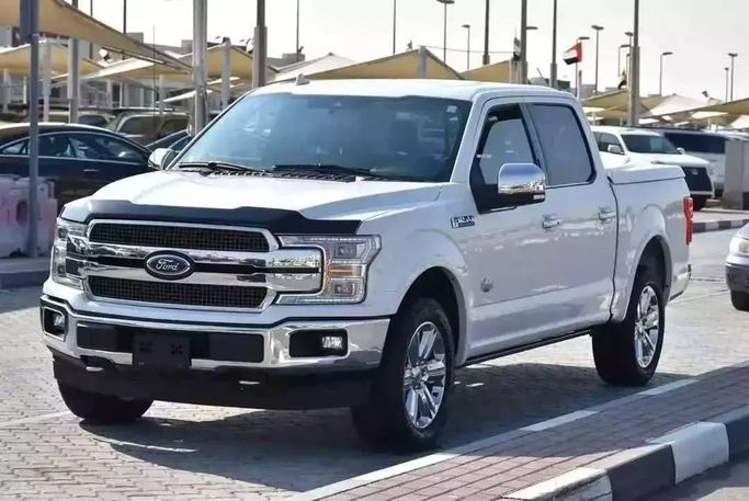 Подержанный Ford F-150 XIII Рестайлинг, 3.5 л, 2019 в Шардже от Alfaris Used Cars Белый цвет. Other | AUTO.AE