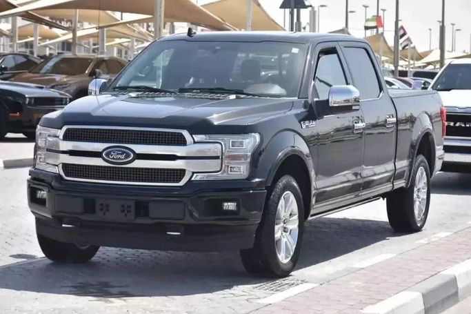 Подержанный Ford F-150 XIII Рестайлинг, 3.5 л, 2020 в Шардже от Alfaris Used Cars Черный цвет. Other | AUTO.AE