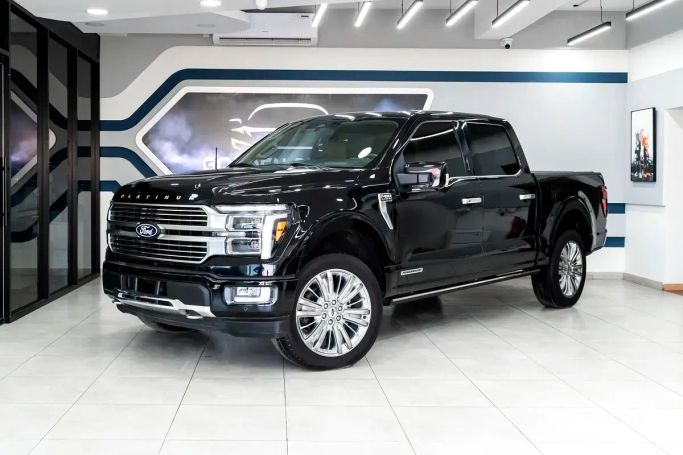 مستعملة Ford F-150 عملية فيس ليفت XIV, 3.5 l, 2024 في في الشارقة من Golden Desert Used Car، اللون أسود.  | AUTO.AE | إعلان #263084