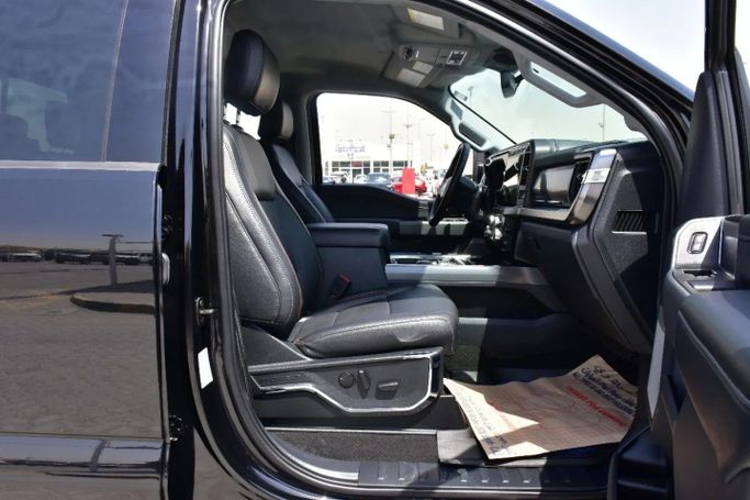 Used Ford F-250 Super Duty IV (U-Series), 6.8 l, 2024 in Sharjah by Alfaris Used Cars, Black color. Other | AUTO.AE