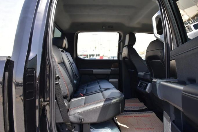 Used Ford F-250 Super Duty IV (U-Series), 6.8 l, 2024 in Sharjah by Alfaris Used Cars, Black color. Other | AUTO.AE