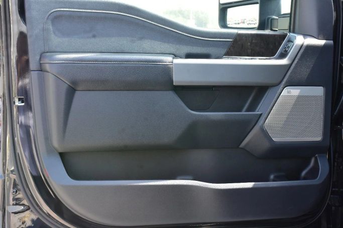Used Ford F-250 Super Duty IV (U-Series), 6.8 l, 2024 in Sharjah by Alfaris Used Cars, Black color. Other | AUTO.AE