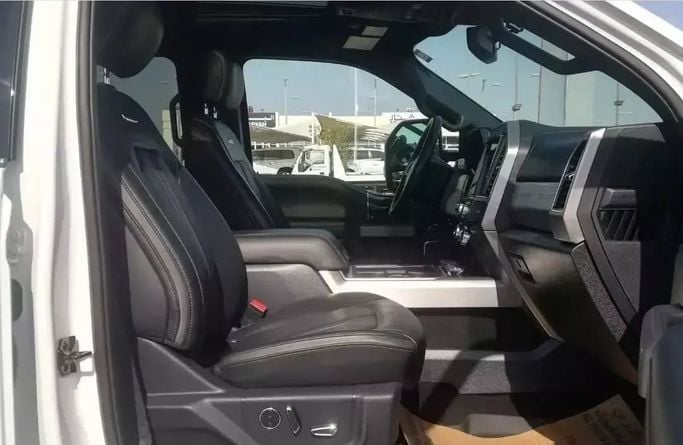 Used Ford F-250 Super Duty IV (U-Series), 6.8 l, 2022 in Sharjah by Alfaris Used Cars, White color. Other | AUTO.AE