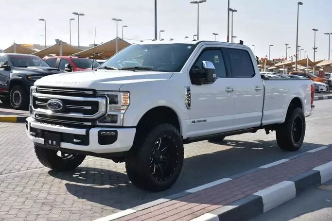 Used Ford F-250 Super Duty IV (P558), 6.7 l, 2022 in Sharjah by Alfaris Used Cars, White color. Other | AUTO.AE