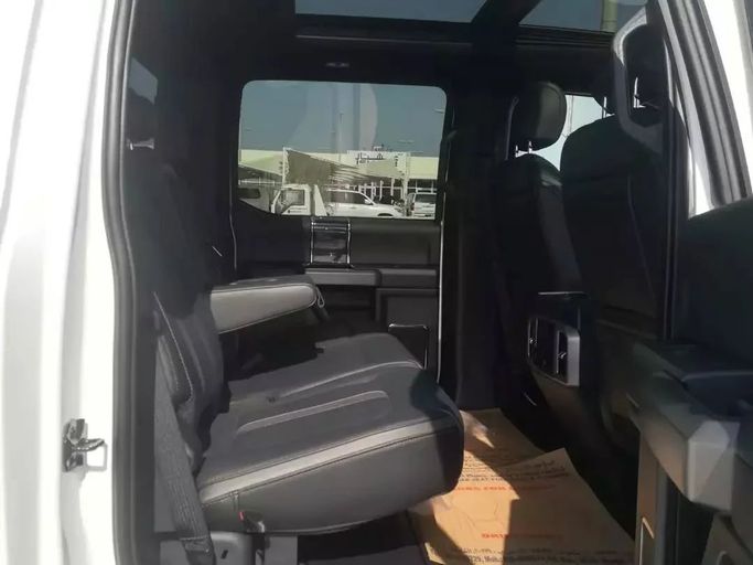 Used Ford F-250 Super Duty IV (P558), 6.7 l, 2022 in Sharjah by Alfaris Used Cars, White color. Other | AUTO.AE