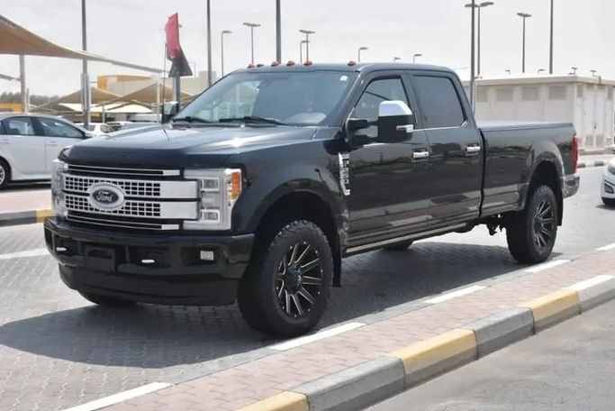 Used Ford F-250 Super Duty IV (P558), 6.2 l, 2020 in Sharjah by Alfaris Used Cars, Black color. Other | AUTO.AE