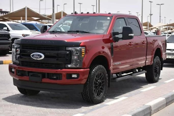 Подержанный Ford F-250 Super Duty IV (P558), 6.7 л, 2021 в Шардже от Alfaris Used Cars Красный цвет. Other | AUTO.AE