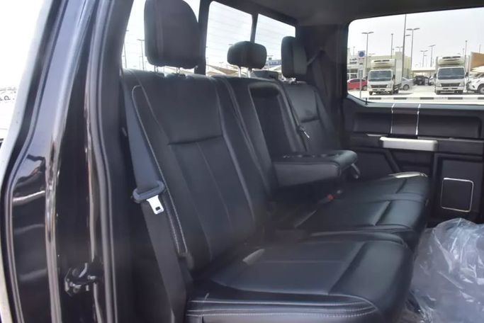 Подержанный Ford F-350 Super Duty IV, 6.7 л, 2020 в Шардже от Alfaris Used Cars Черный цвет. Other | AUTO.AE