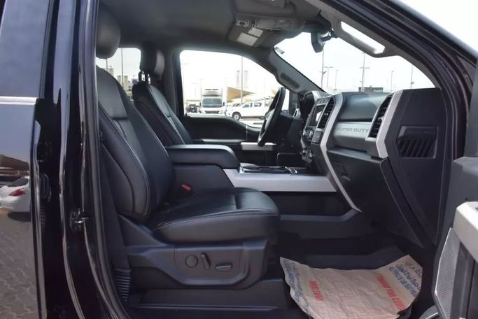 Подержанный Ford F-350 Super Duty IV, 6.7 л, 2020 в Шардже от Alfaris Used Cars Черный цвет. Other | AUTO.AE