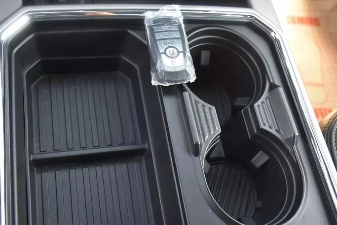 Used Ford F-450 V, 6.7 l, 2022 in Sharjah by Alfaris Used Cars, Black color. Other | AUTO.AE