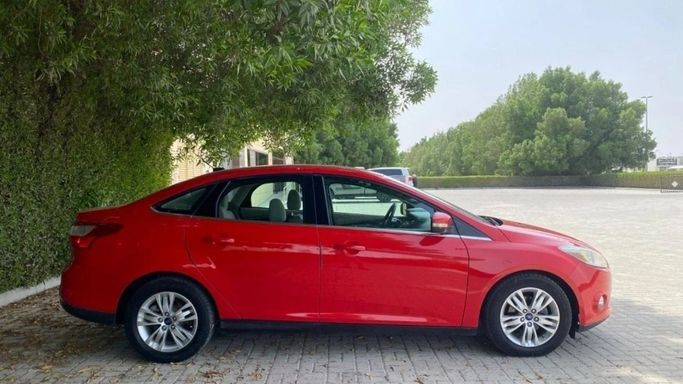 Подержанный Ford Focus III, 2.0 л, 2012 в Шардже от Halla Cars Красный цвет. Американская | AUTO.AE
