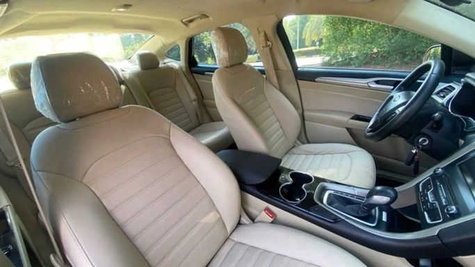 Подержанный Ford Fusion (North America) II, 2.0 л, 2016 в Шардже от Halla Cars Красный цвет. Американская | AUTO.AE