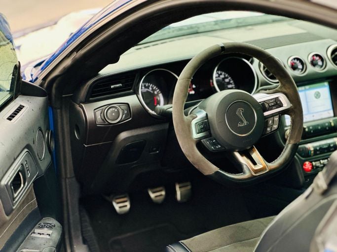 Подержанный Ford Mustang VI, 5.2 л, 2017 в Шардже от Kandy Cars Синий цвет. Other | AUTO.AE