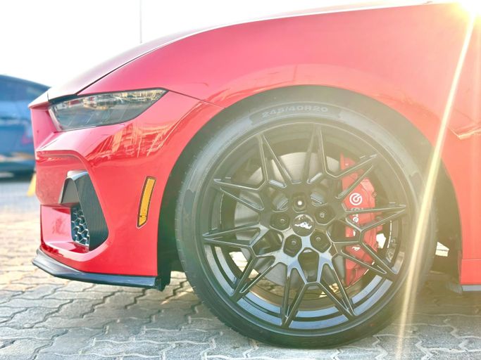 Подержанный Ford Mustang GT Performance VII, 5.0 л, 2024 в Шардже от Kandy Cars Красный цвет. Other | AUTO.AE