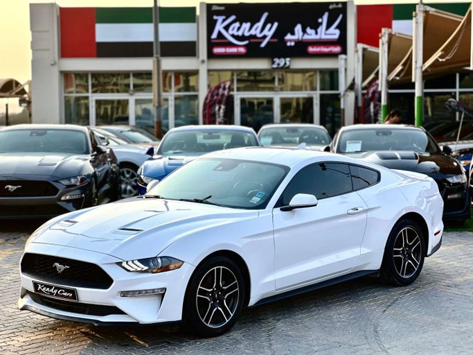 Подержанный Ford Mustang VI Рестайлинг, 2.3 л, 2022 в Шардже от Kandy Cars Белый цвет. Other | AUTO.AE