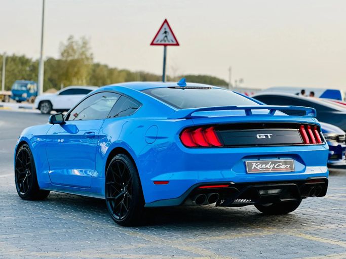 Подержанный Ford Mustang GT Performance VI Рестайлинг, 5.0 л, 2022 в Шардже от Kandy Cars Синий цвет. Американская | AUTO.AE