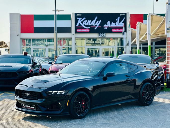 Подержанный Ford Mustang GT Performance VII, 5.0 л, 2024 в Шардже от Kandy Cars Черный цвет. Американская | AUTO.AE