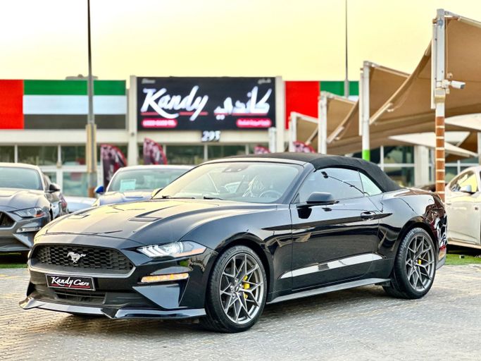 Подержанный Ford Mustang VI Рестайлинг, 2.3 л, 2022 в Шардже от Kandy Cars Черный цвет. Американская | AUTO.AE
