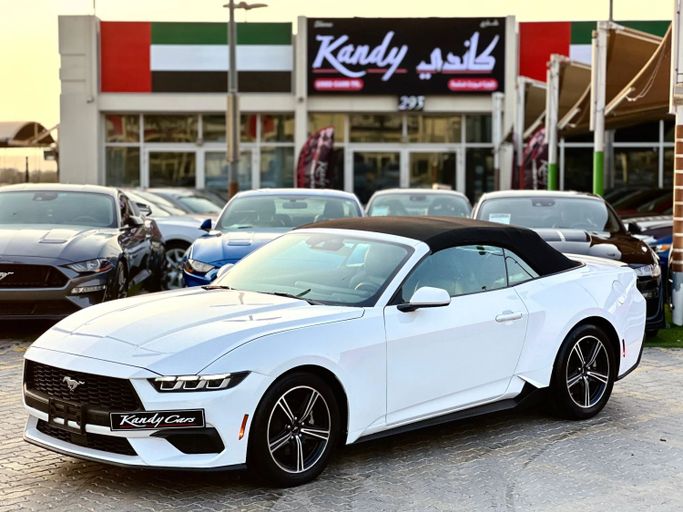 Подержанный Ford Mustang VII, 2.3 л, 2024 в Шардже от Kandy Cars Белый цвет. Американская | AUTO.AE