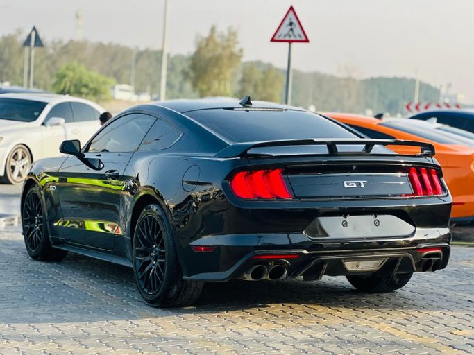 Подержанный Ford Mustang GT Performance VI Рестайлинг, 5.0 л, 2022 в Шардже от Kandy Cars Черный цвет. Американская | AUTO.AE