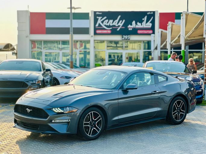 Подержанный Ford Mustang VI Рестайлинг, 2.3 л, 2021 в Шардже от Kandy Cars Серый цвет. Американская | AUTO.AE