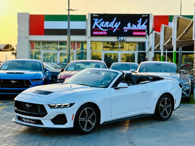 Подержанный Ford Mustang VII, 2.3 л, 2024 в Шардже от Kandy Cars Белый цвет. Американская | AUTO.AE