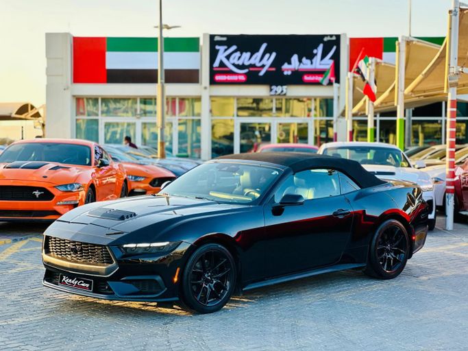 Подержанный Ford Mustang VII, 2.3 л, 2024 в Шардже от Kandy Cars Черный цвет. Американская | AUTO.AE