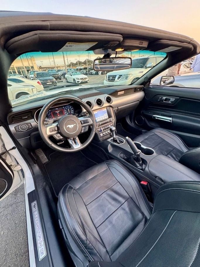 Used Ford Mustang VI Facelift, 5.0 l, 2019 in Sharjah by Titanium Used Cars, White color. American Specs | AUTO.AE