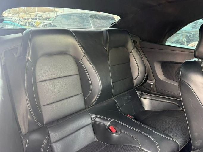 Подержанный Ford Mustang VI Рестайлинг, 2.3 л, 2019 в Шардже от Al Suraj Al Muneer Used Cars Бордовый цвет.  | AUTO.AE