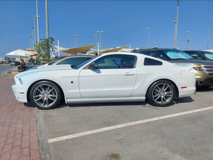 Used Ford Mustang VI, 3.7 l, 2014 in Sharjah by Fantastic Used Cars, White color. GCC Specs | AUTO.AE