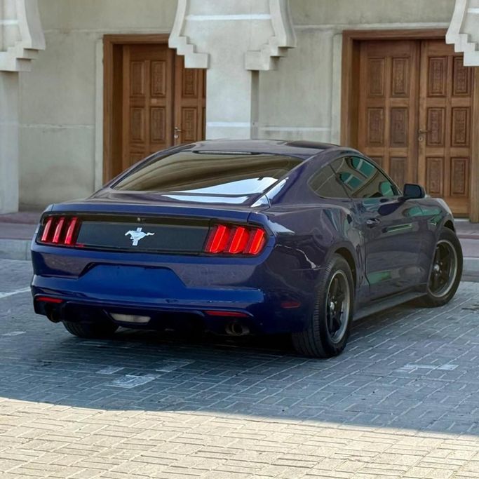 Подержанный Ford Mustang VI, 5.0 л, 2015 в Шардже от Sarmad Cars Синий цвет.  | AUTO.AE