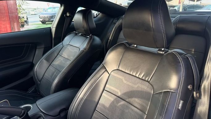 Used Ford Mustang VI Facelift, 5.0 l, 2019 in Sharjah by Badar Used Cars, Black color.  | AUTO.AE