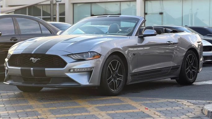 Подержанный Ford Mustang VI Рестайлинг, 2.3 л, 2020 в Шардже от ASAL ALHAIBAH USED CARS Серый цвет. Американская | AUTO.AE