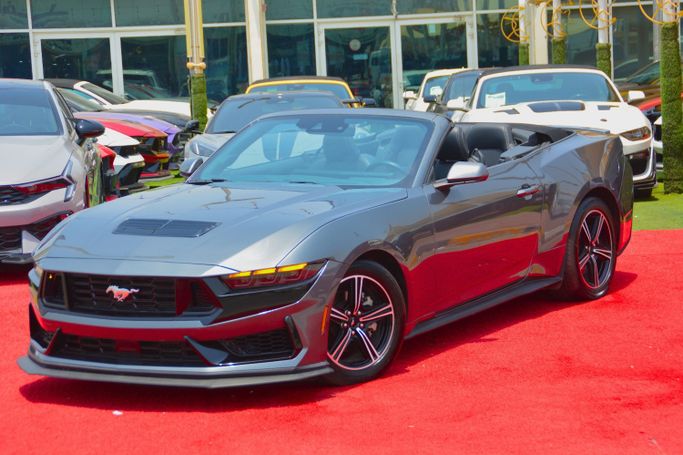 مستعملة Ford Mustang سابعاً, 2.3 l, 2025 في في الشارقة من Wadishee Used Cars، اللون رمادي. المواصفات الأمريكية | AUTO.AE | إعلان #273014