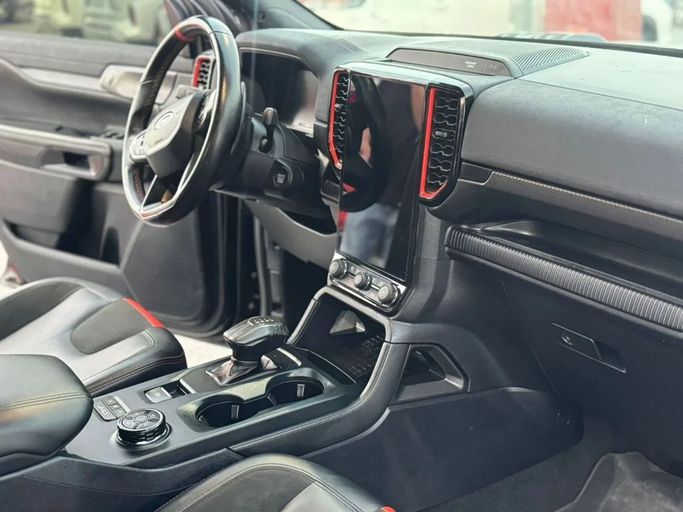 Подержанный Ford Ranger T6.2, 3.0 л, 2023 в Шардже от Nour Alnukhba Motors Черный цвет. GCC | AUTO.AE