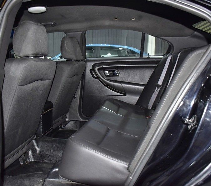 Used Ford Taurus VI Facelift, 3.5 l, 2015 in Sharjah by Honey Gidosha Used Cars Tr., Black color.  | AUTO.AE