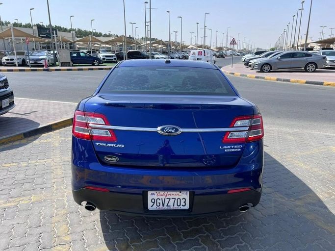 Подержанный Ford Taurus VI Рестайлинг, 3.5 л, 2015 в Шардже от Tabarak Used Cars Синий цвет. Американская | AUTO.AE