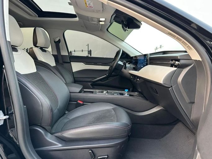 Подержанный Ford Taurus VI Рестайлинг, 2.0 л, 2019 в Шардже от Al Jana Used Cars Черный цвет. GCC | AUTO.AE