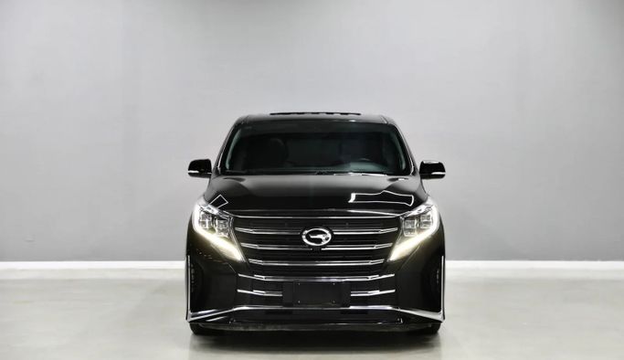 Подержанный GAC GN8 I, 2.0 л, 2023 в Шардже от Al Qassem Cars Trading Черный цвет. GCC | AUTO.AE