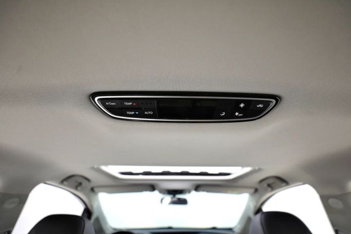 Подержанный GAC GN8 I, 2.0 л, 2023 в Шардже от Al Qassem Cars Trading Черный цвет. GCC | AUTO.AE