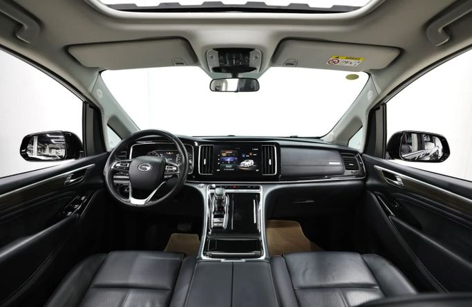 Подержанный GAC GN8 I, 2.0 л, 2023 в Шардже от Al Qassem Cars Trading Черный цвет. GCC | AUTO.AE