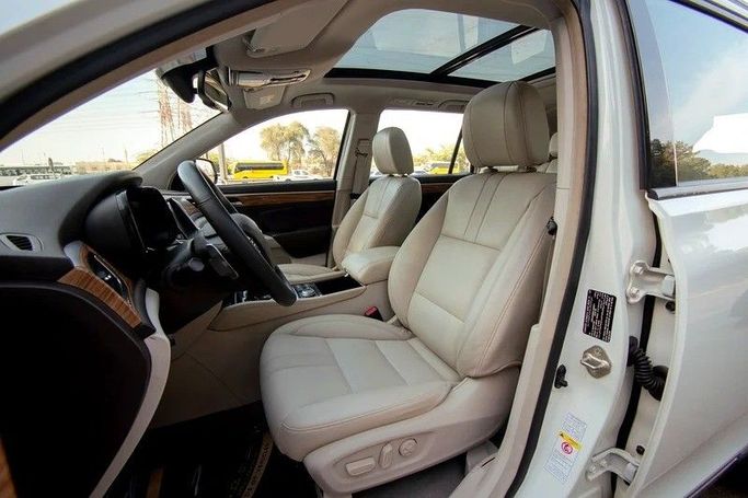 Used GAC GS8 I, 2.0 l, 2020 in Sharjah by First Choice Cars, White color. GCC Specs | AUTO.AE