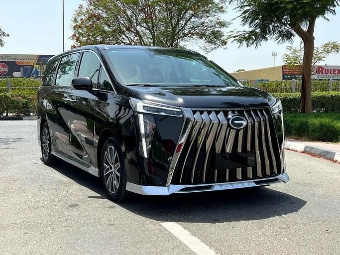 Новый GAC M8, 2.0 л, 2025 в Шардже от First Choice Cars Черный цвет. GCC | AUTO.AE