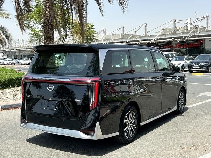 Новый GAC M8, 2.0 л, 2025 в Шардже от First Choice Cars Черный цвет. GCC | AUTO.AE