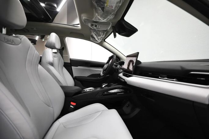 Новый Geely Coolray I Рестайлинг, 1.5 л, 2025 в Шардже от Al Qassem Cars Trading Белый цвет. GCC | AUTO.AE