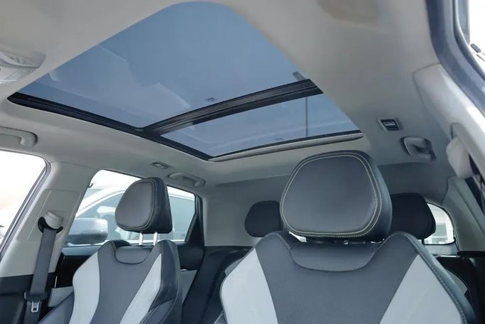 Подержанный Geely Coolray I Рестайлинг, 1.5 л, 2024 в Шардже от Qasr Al Furqan Used Cars Серый цвет. GCC | AUTO.AE