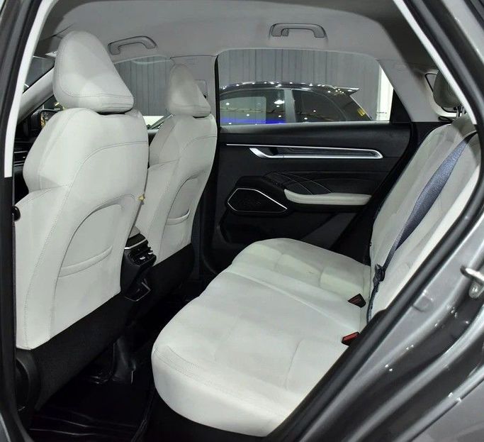 Подержанный Geely Emgrand II, 1.5 л, 2024 в Шардже от Honey Gidosha Used Cars Tr. Серый цвет. GCC | AUTO.AE