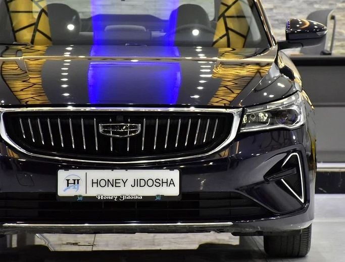 Подержанный Geely Emgrand II, 1.5 л, 2024 в Шардже от Honey Gidosha Used Cars Tr. Синий цвет. GCC | AUTO.AE